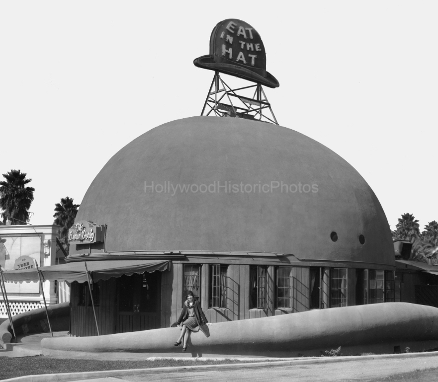 The Brown Derby 1927 Wilshire and Alexandria.jpg